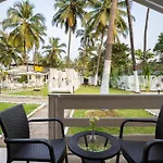 Stone Wood Village Resort, Morjim