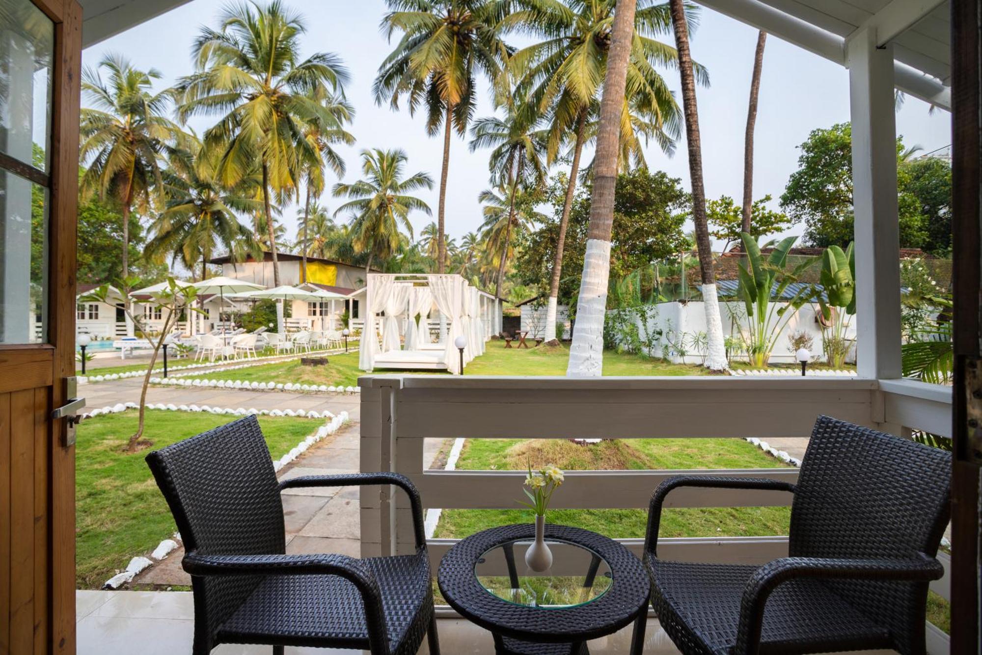 Resort Stone Wood Village Resort,