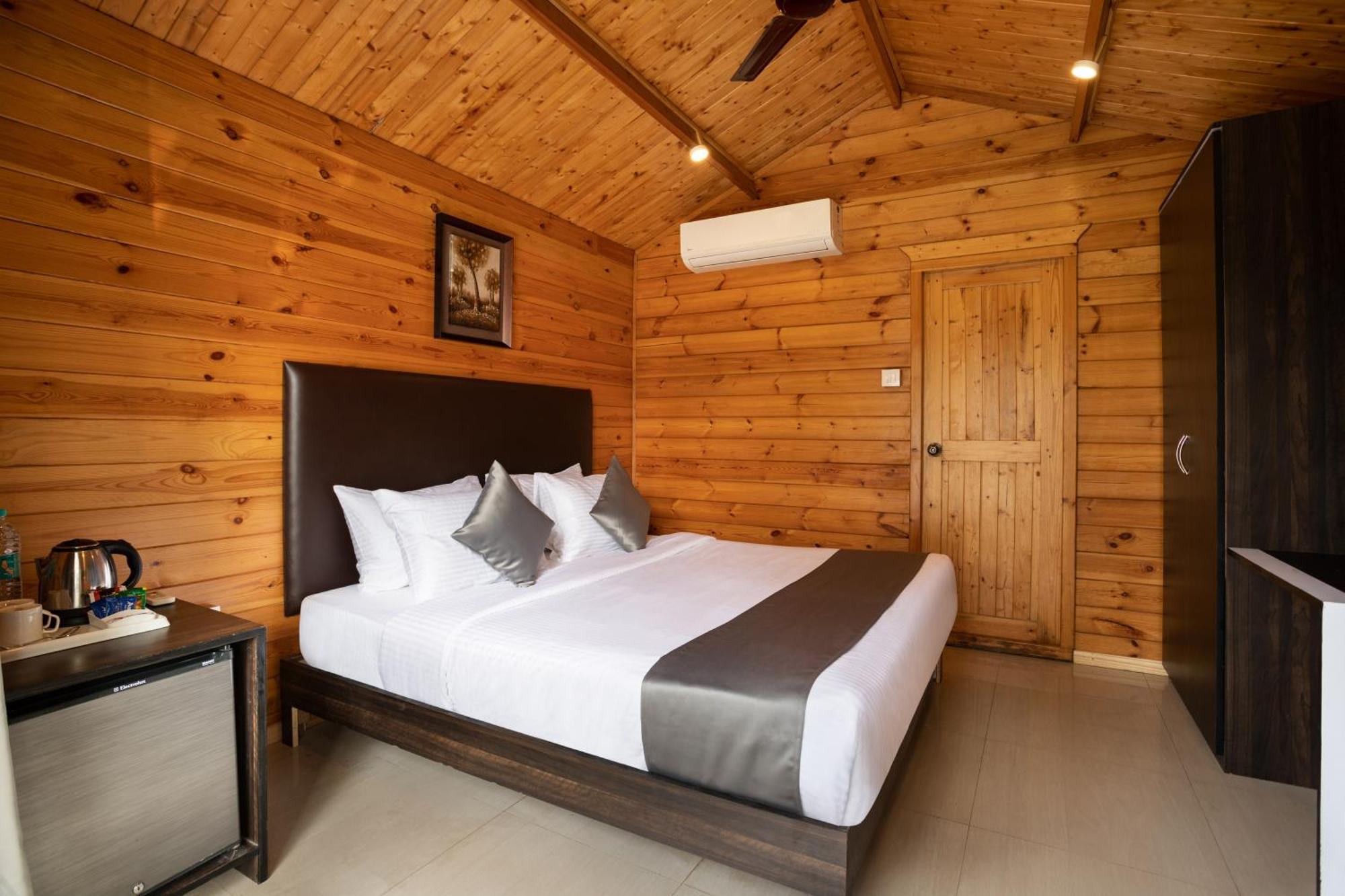 Stone Wood Village Resort, Resort 3*
