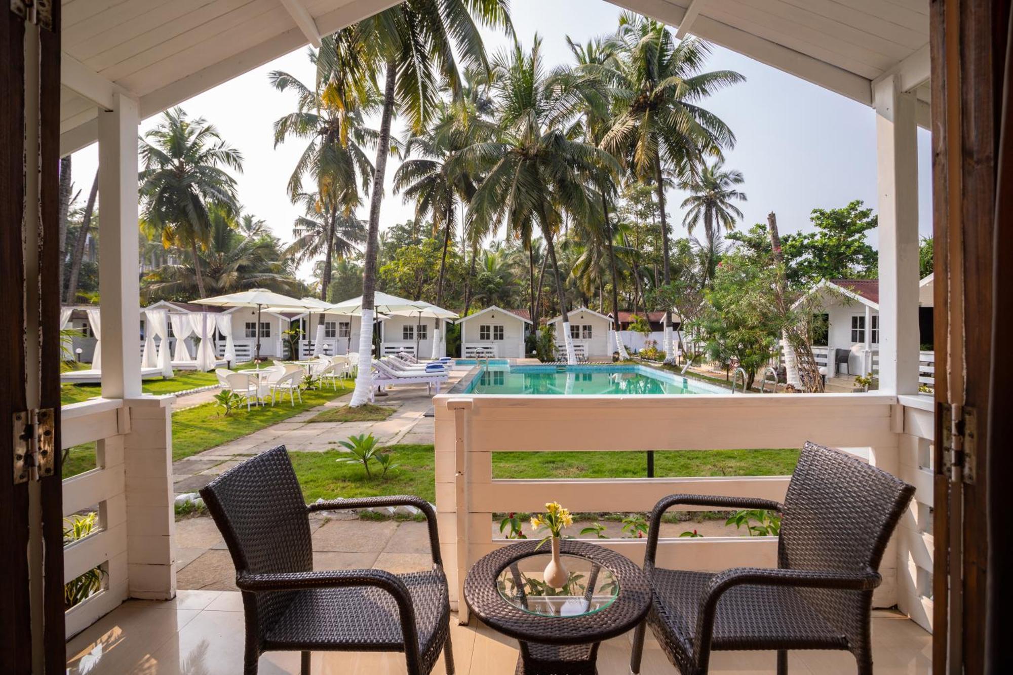 Resort Stone Wood Village Resort,