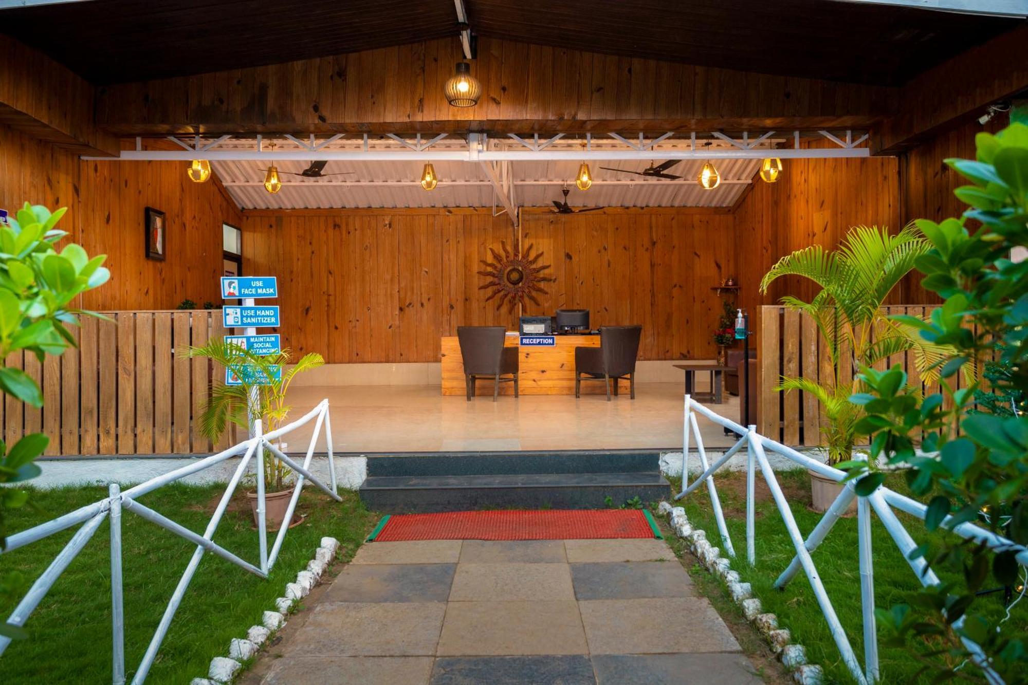 Stone Wood Village Resort, Resort
