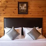 Stone Wood Village Resort, Morjim