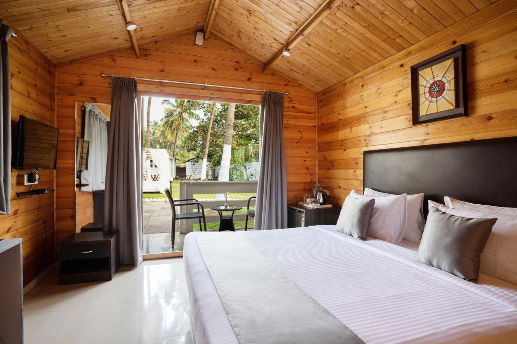 Stone Wood Village Resort, Resort